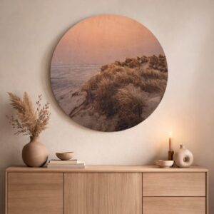 Houten muurcirkel Duinen – Zee in de verte, geïnspireerd door het duinlandschap van Terschelling uit de serie Eilandstilte