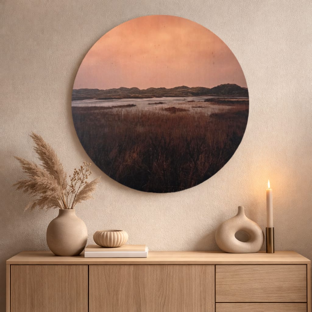 Houten muurcirkel Duinlandschap – Roze ochtend met zacht ochtendlicht over de duinen van Terschelling